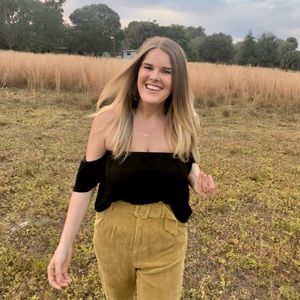 Meet your Posher, Laura